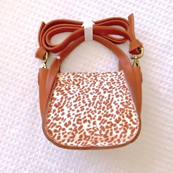 Madewell Handbags - Madewell
Micro Sydney Cheetah Print Crossbody